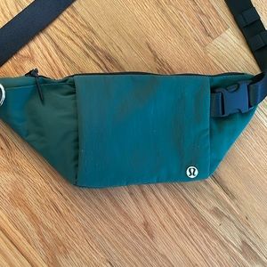 Lululemon Fanny